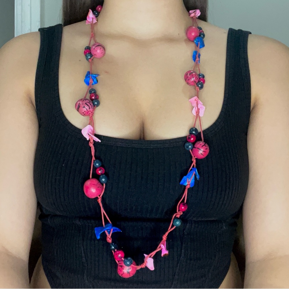 vintage retro 80’s pink and blue beaded necklace with a boho vibe